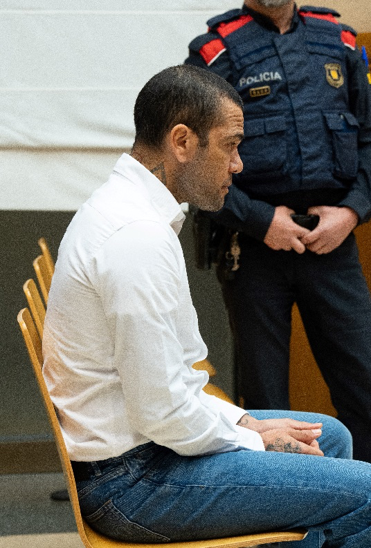 Julgamento de Daniel Alves iniciou hoje e primeiras imagens mostram aspecto físico do jogador