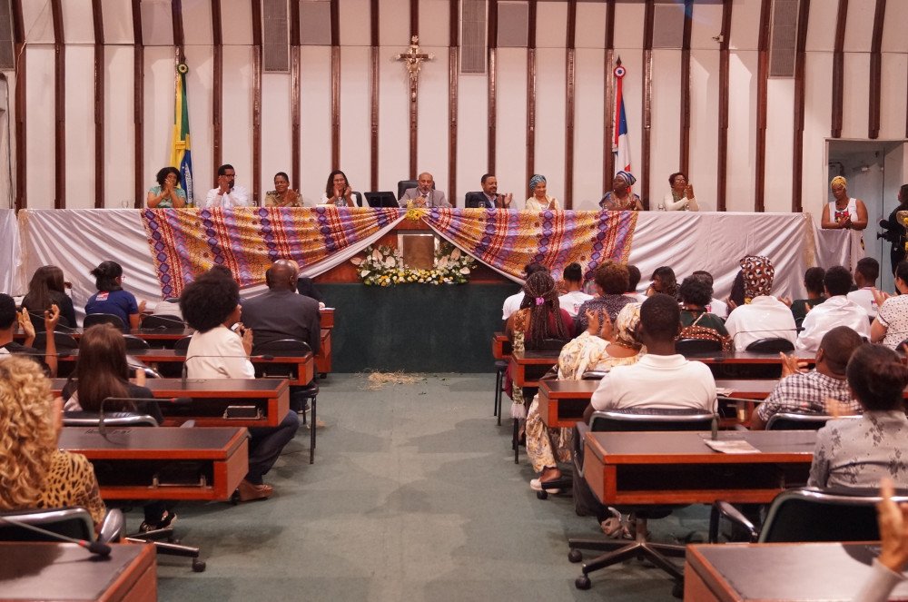 Sessão especial presidida pelo deputado Bira Corôa destaca contribuições dos povos Iorubanos na formação das identidades brasileiras