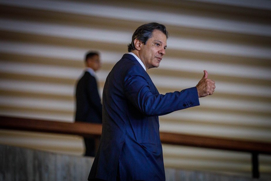 Com arrecadação acima do previsto, governo pode ter superávit primário de quase R$ 80 bilhões em janeiro