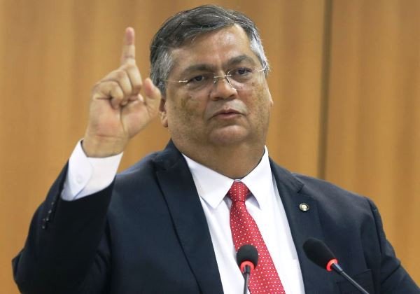 Flávio Dino se despede do PSB antes de tomar posse no STF