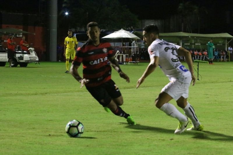 Fred falha, Vitória perde para o Santos e pode voltar ao Z-4
