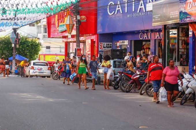 Prefeito de Candeias confirma fechamento do comércio aos sábados às 13h a partir de 01 de março; conforme decreto municipal