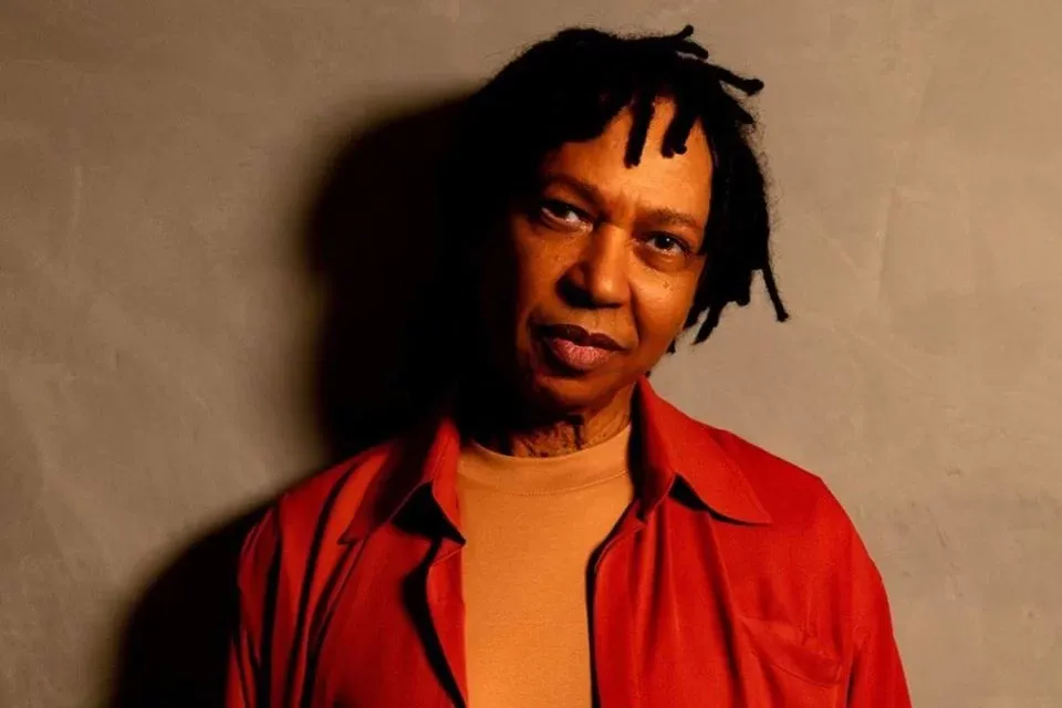 Assessoria de Djavan fala sobre saúde do cantor após ida ao hospital