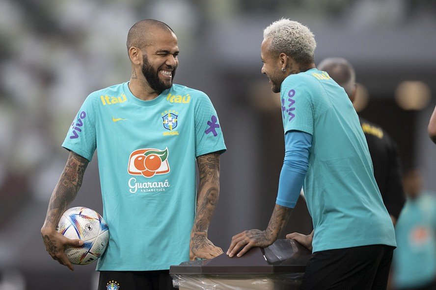 Valor pago com ajuda da família de Neymar reduziu a pena de Dani Alves