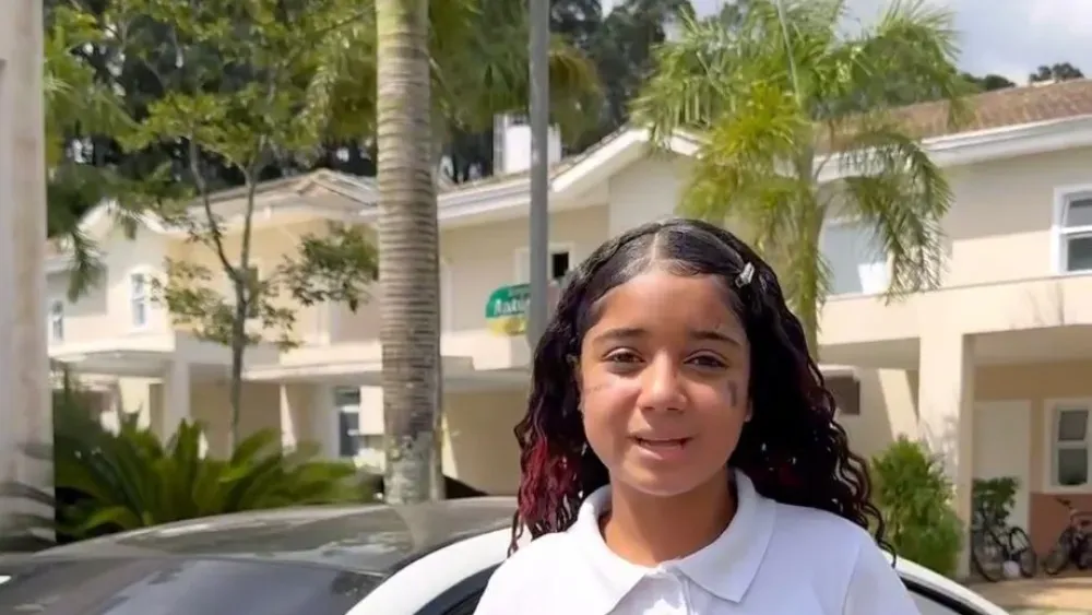 Com 12 anos, influencer compra carro de R$ 500 mil e divide opiniões