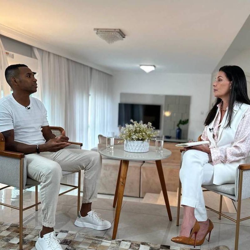 Condenado por estupro, Robinho diz ser inocente e pede desculpas a todas as mulheres