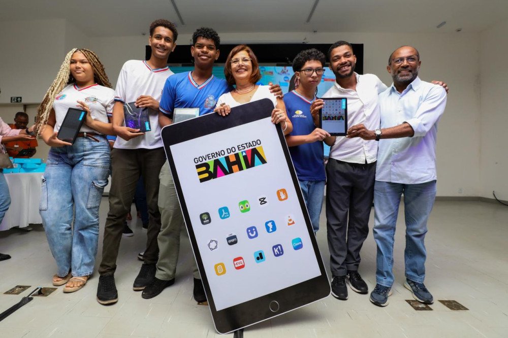 Estudantes da rede estadual de ensino são beneficiados com 148 mil tablets