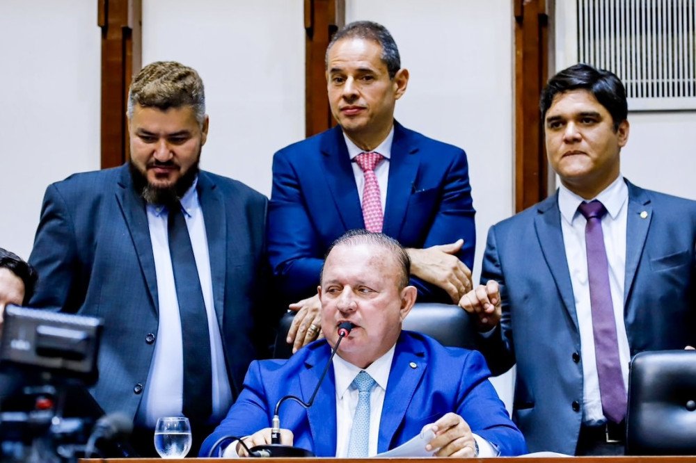 PEC da Reeleição é aprovada na Alba com maioria absoluta