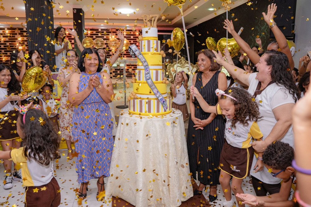 Escola Joias de Cristo Celebra 37 Anos de Educação e em agradecimento realiza Culto de Ação de Graças na cidade de Candeias, Bahia