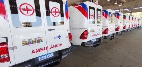 Governo do Estado entrega ambulâncias e equipamentos de saúde