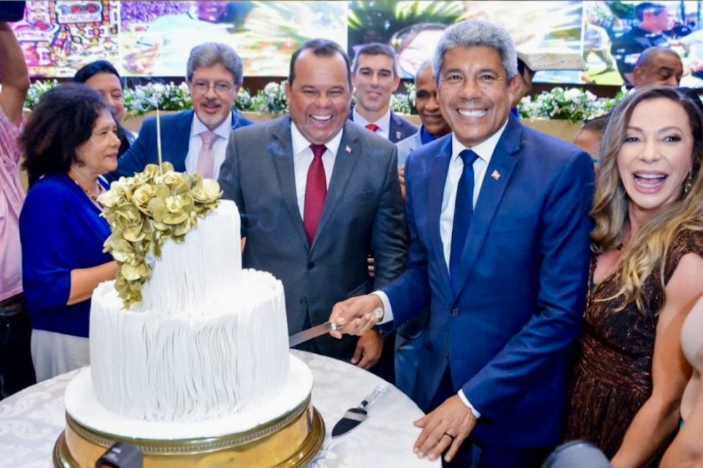 Jerônimo Rodrigues completa 59 anos nesta quarta-feira e lideranças o parabenizam