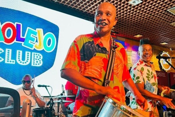 Anderson Leonardo, do Molejo, segue internado e estável