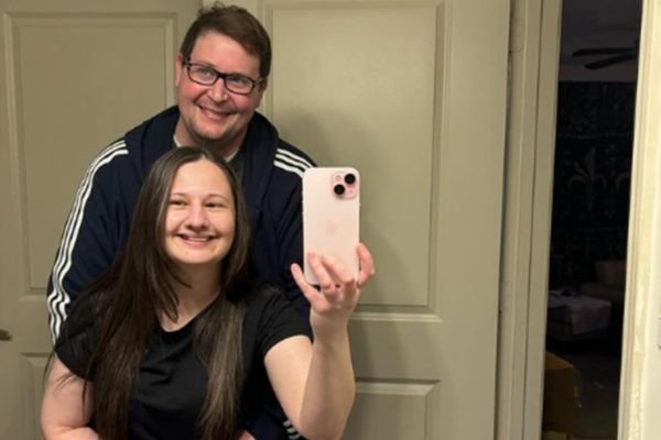 Três meses após sair da prisão, Gypsy Rose pede divórcio do marido