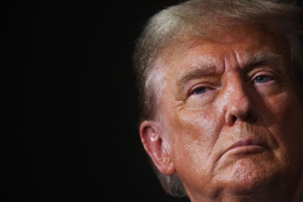 “Eles não são humanos, são animais”, diz Trump sobre imigrantes Em discurso, Trump relacionou possível aumento da violência nos EUA a imigrantes venezuelanos. Eleições presidenciais serão em 5 de novembro