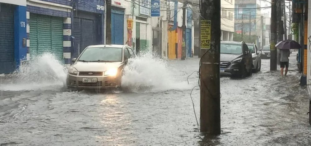 Salvador é a cidade com maior volume de chuva do Brasil em 24h