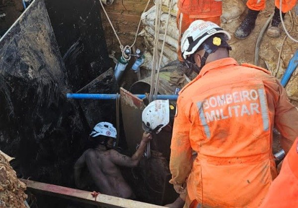 Homem em tubulação é resgatado após nove horas preso