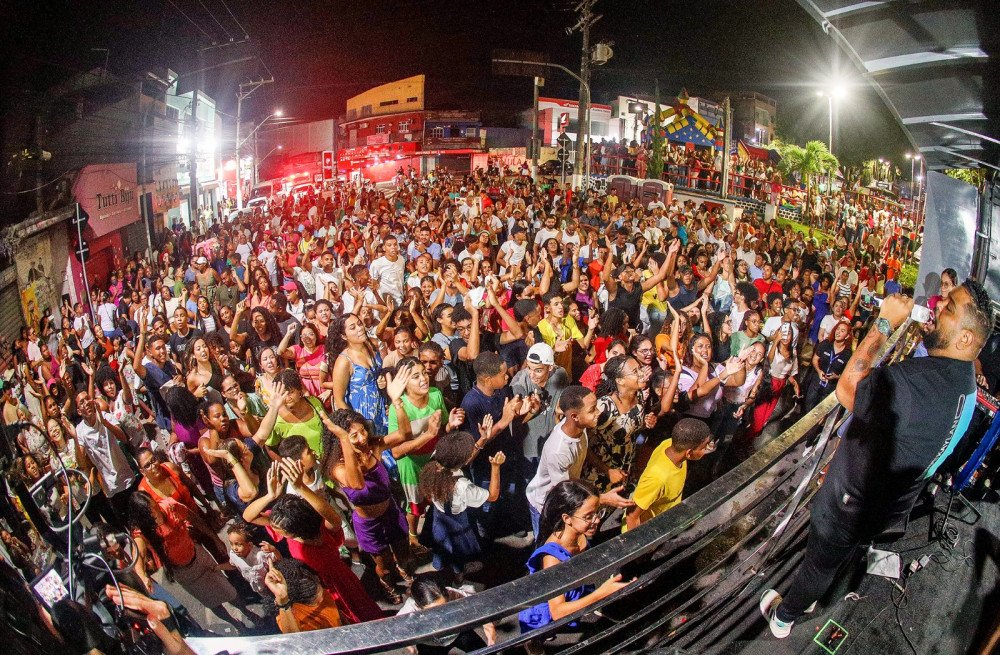 Em demonstração de Fé, Marcha para Jesus reúne centenas de pessoas em Candeias
