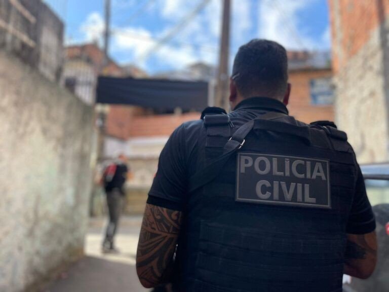 Morador de Teixeira é preso suspeito de estuprar filha de 13 anos