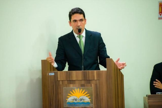 TCM determina que ex-prefeito Jeferson pague multa de R$57 mil por não pagar as contribuições previdenciárias dos servidores municipais