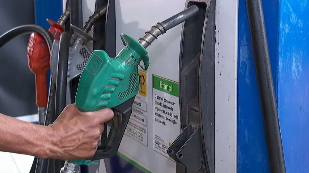 Acelen anuncia aumento de 5,1% no preço da gasolina vendida para distribuidoras na Bahia