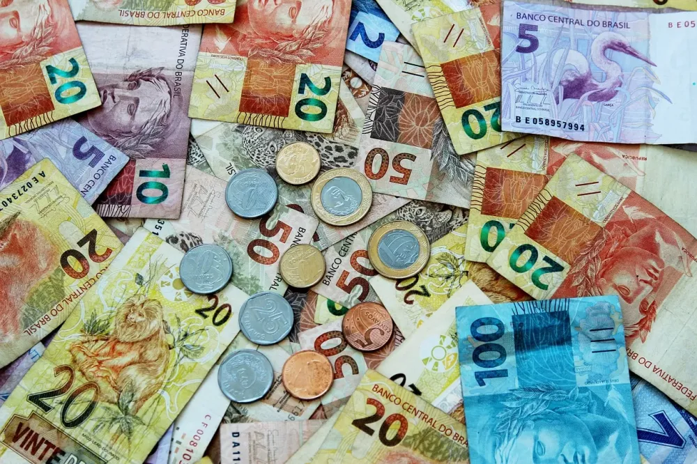SALÁRIOS SOBEM 7% E PUXAM ALTA DA RENDA NA BAHIA, DIZ IBGE