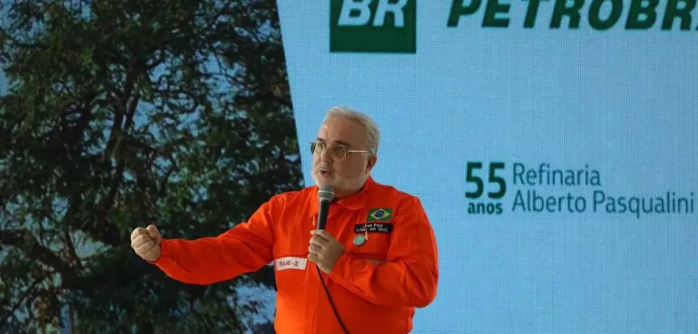 Na contramão da Acelen, Prates diz que Petrobras não vê razão para mexer em preços de combustíveis