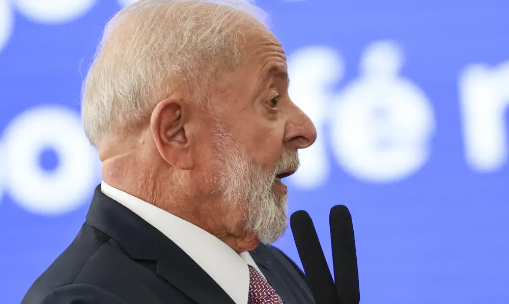 Lula anuncia inclusão de 1,2 milhão de alunos no Pé-de-Meia