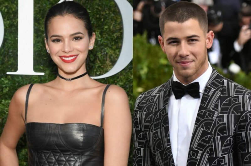Bruna Marquezine troca curtidas com cantor e fãs apoiam possível casal