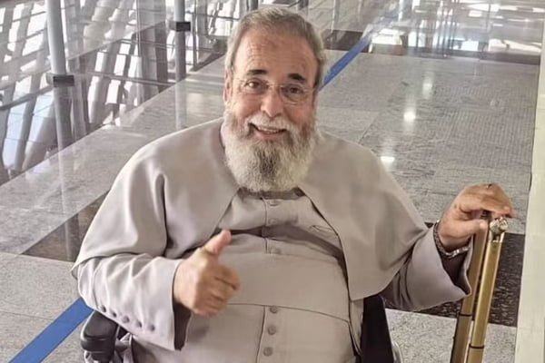 Com saúde frágil, Padre Antônio Maria é internado para nova cirurgia