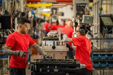 Desemprego cai a 7,9% no trimestre até março, o menor desde 2014