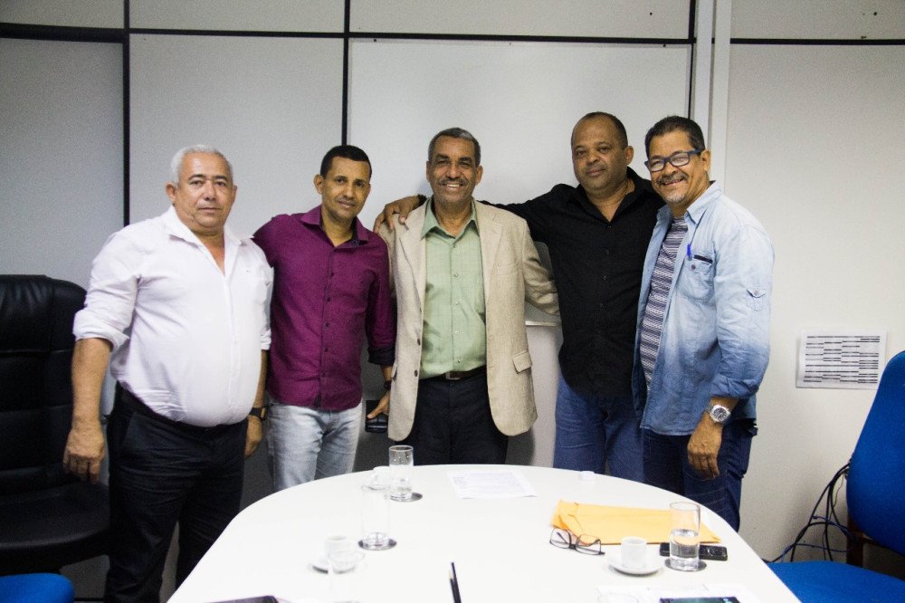 Secretário Carlos Martins se reúne com lideranças de Candeias e Madre de Deus