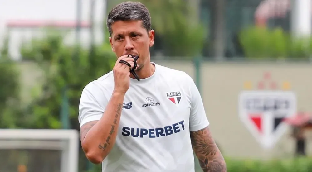 Novo comando: No mesmo dia da demissão de Condé, Vitória acerta contratação de Thiago Carpini