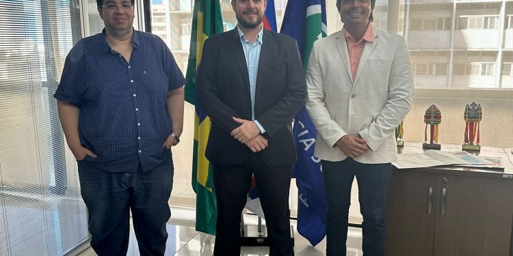 Candeias: Prefeito solicita a superintendente regional terreno do INSS para construção de novo equipamento