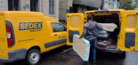 Correios suspendem recebimento de roupas doadas ao Rio Grande do Sul