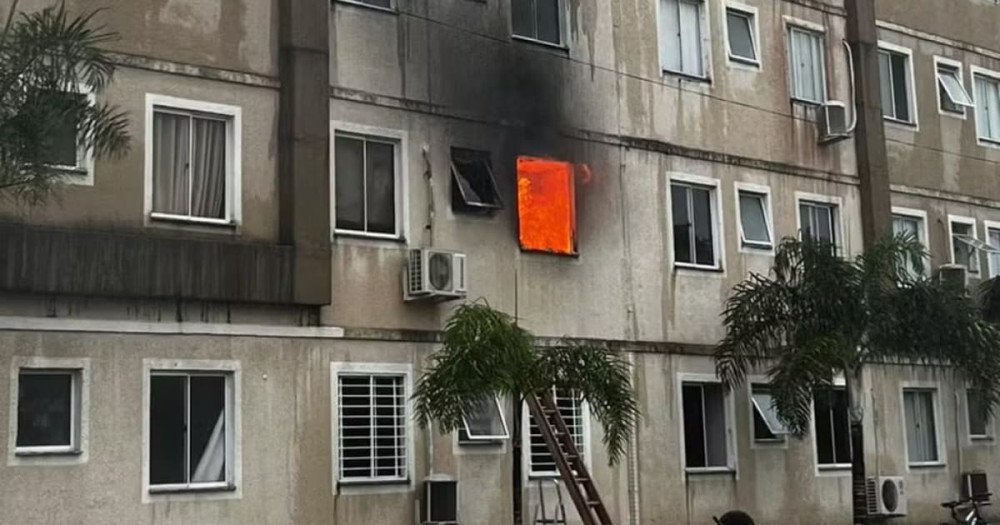Homem é preso por não aceitar fim de relacionamento e colocar fogo em apartamento e agredir a companheira em Camaçari
