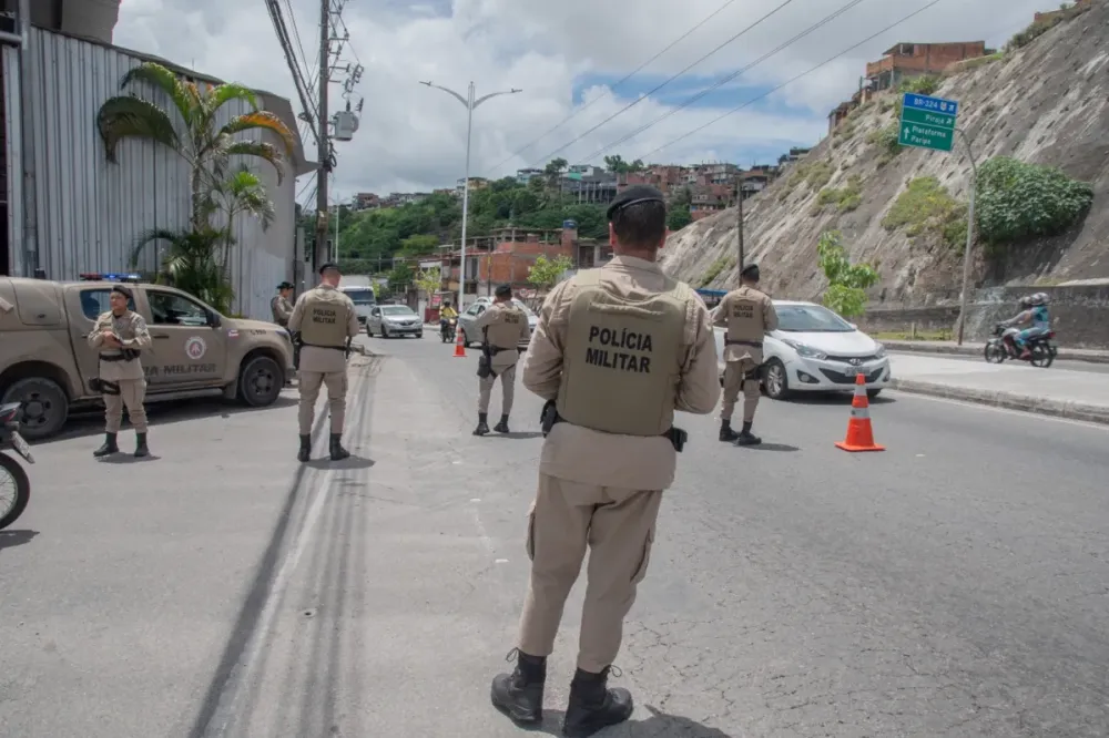Blitze são intensificadas em toda a Bahia nesta segunda-feira. Além da operação, a PMBA realiza campanha solidária
