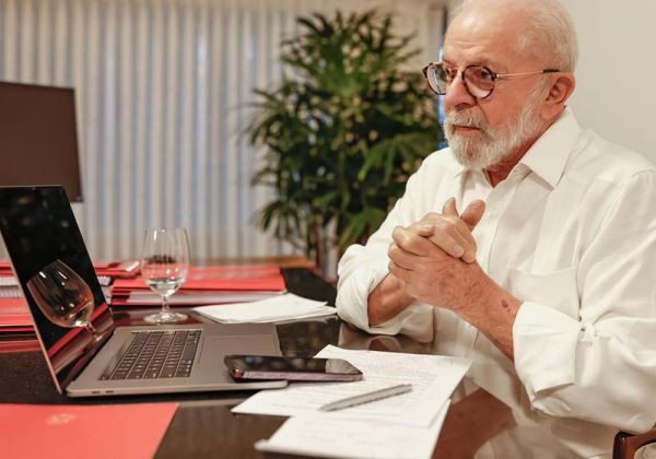 Governo assina protocolo contra ‘fake news’