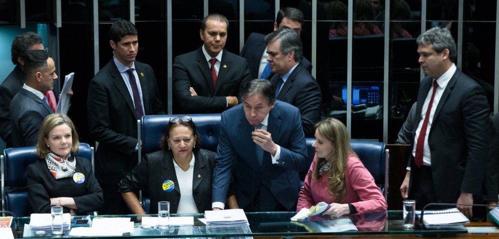 Reforma trabalhista é aprovada no Senado