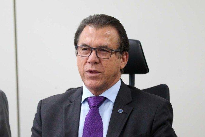 Governo anuncia pagamento de dois salários a trabalhadores gaúchos