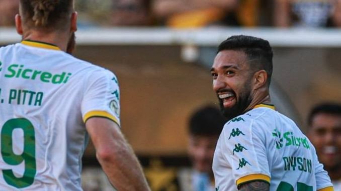 Cuiabá vence a primeira e empurra o Vitória para lanterna da Série A
