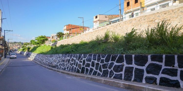 Avenida Wanderley de Araújo Pinho será inaugurada 02 de julho e moradores comemoram: “Agora não andamos mais na lama”