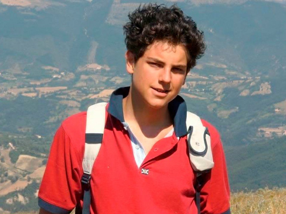 Papa canoniza Carlo Acutis, o millennial que fez milagre no Brasil