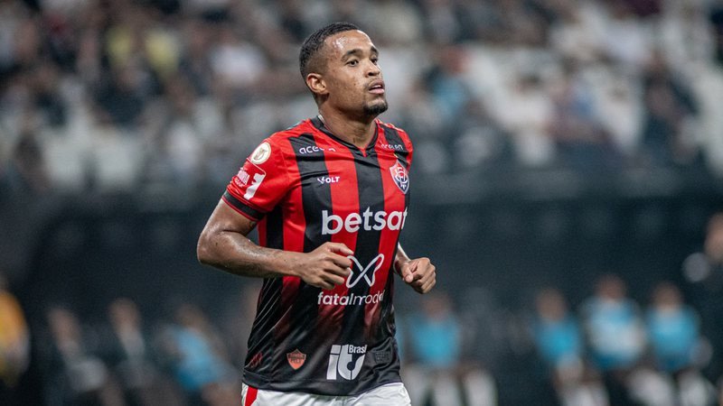 Vitória perde para o Corinthians, mas se mantém fora da zona de rebaixamento