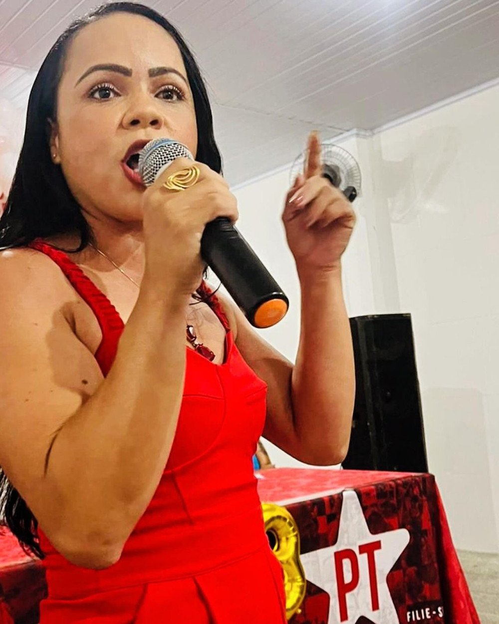 Sintia Ferreira deixa RETRAN para disputar uma vaga na Câmara de Vereadores de São Sebastião