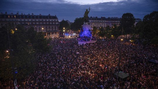 França: em reviravolta, esquerda vence eleições legislativas, mas não forma maioria