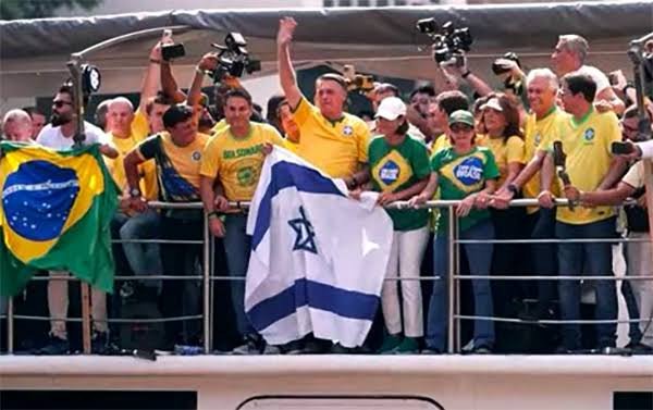 Bolsonaro desviou R$ 6,8 milhões com venda ilícita de joias, aponta PF