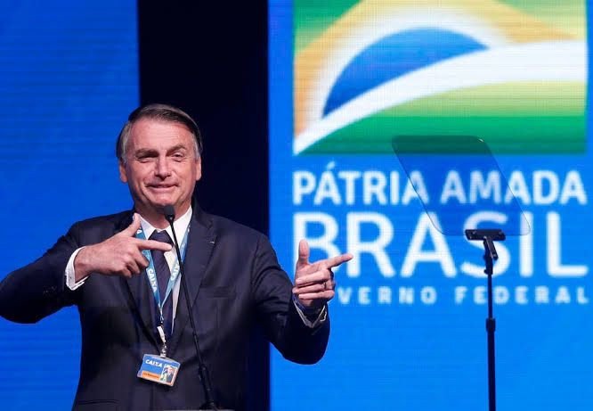 Dinheiro da venda de joias sauditas chegava para Bolsonaro em “cash”