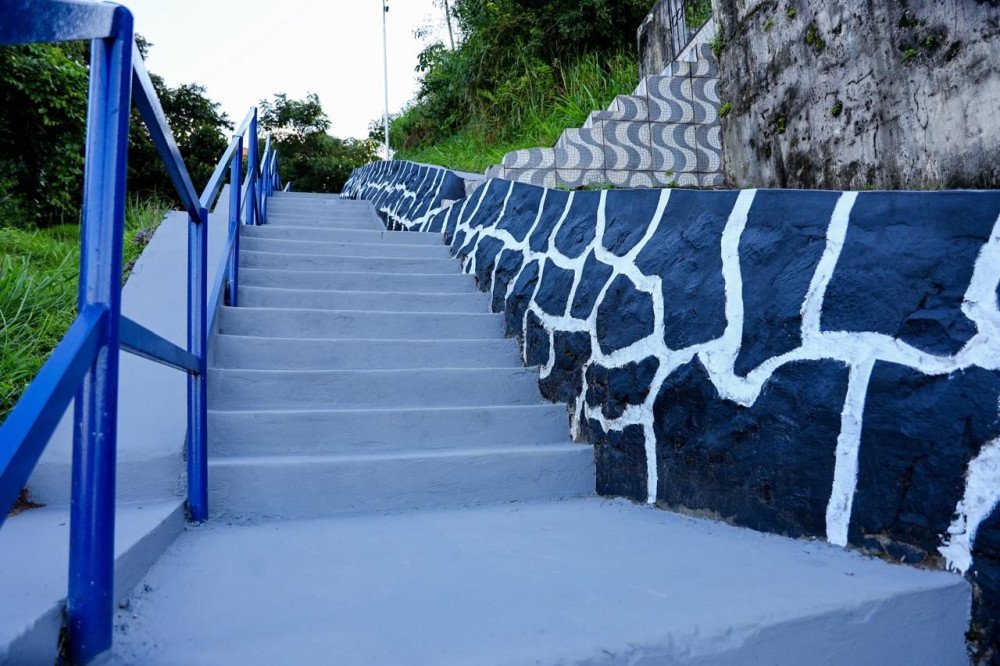 Revitalização transforma escadaria do Malembá em Candeias