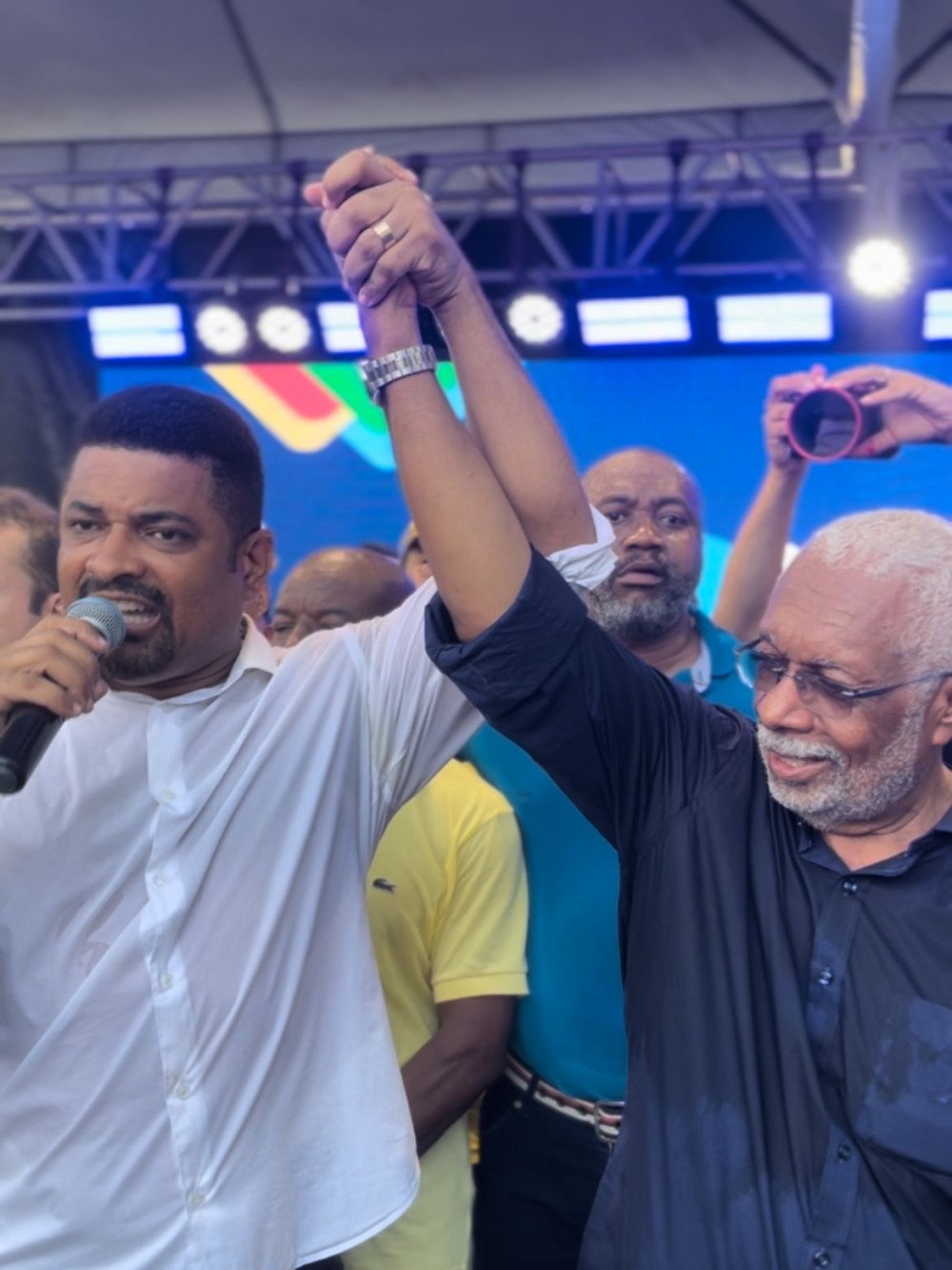 Em convenção histórica: Marivaldo do Amaral é anunciado como vice na chapa do Prefeito Calmon, que mostra força, ao reunir multidão em São Francisco do Conde.