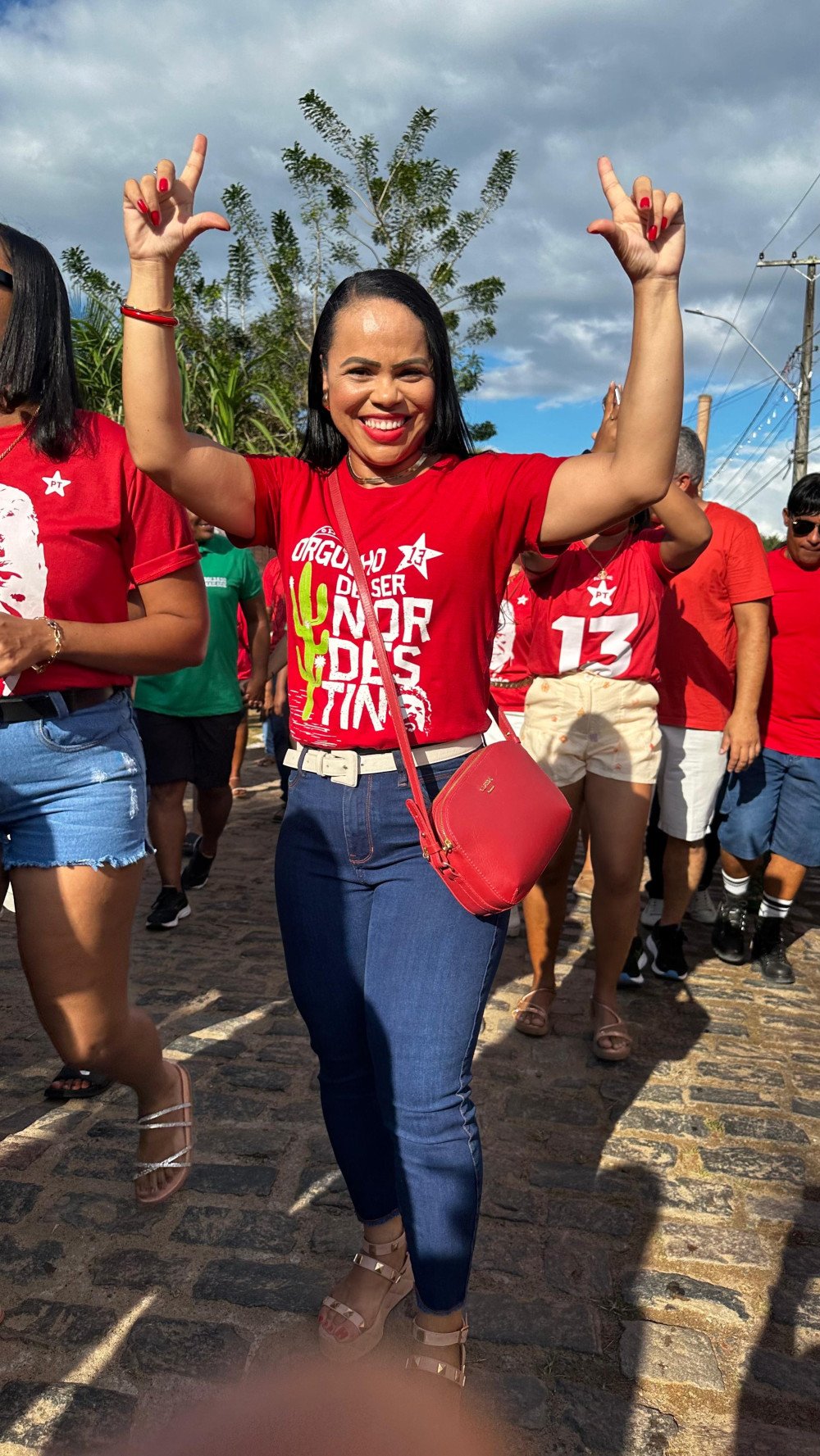 Sintia Ferreira é oficializada como candidata a vereadora em São Sebastião do Passé